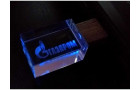 USB-флешка на 16 Гб прямоугольной формы, под гравировку 3D логотипа, материал стекло, с деревянным колпачком красного цвета, синий