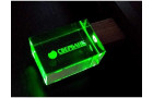 USB-флешка на 64 ГБ прямоугольной формы, под гравировку 3D логотипа, материал стекло, с деревянным колпачком красного цвета, зеленый
