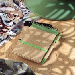 Блокнот с ручкой